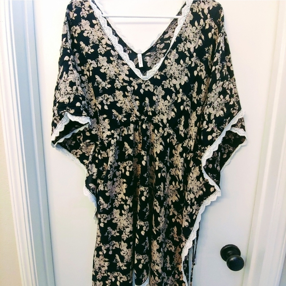 Pinkblush Black and Cream Floral Top